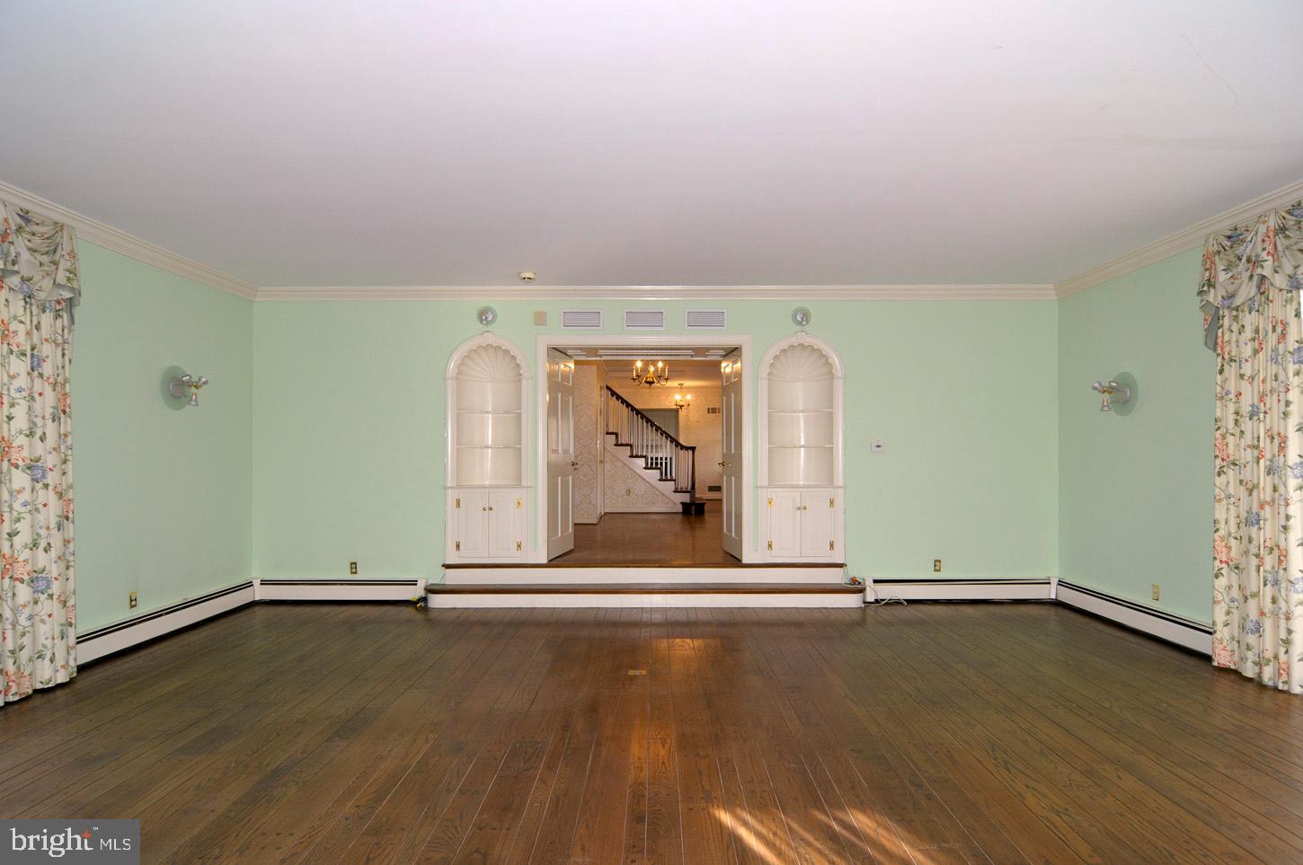10020 Chapel Road Potomac, MD 20854 - Photo 15 of 42 Gallery Image 15
