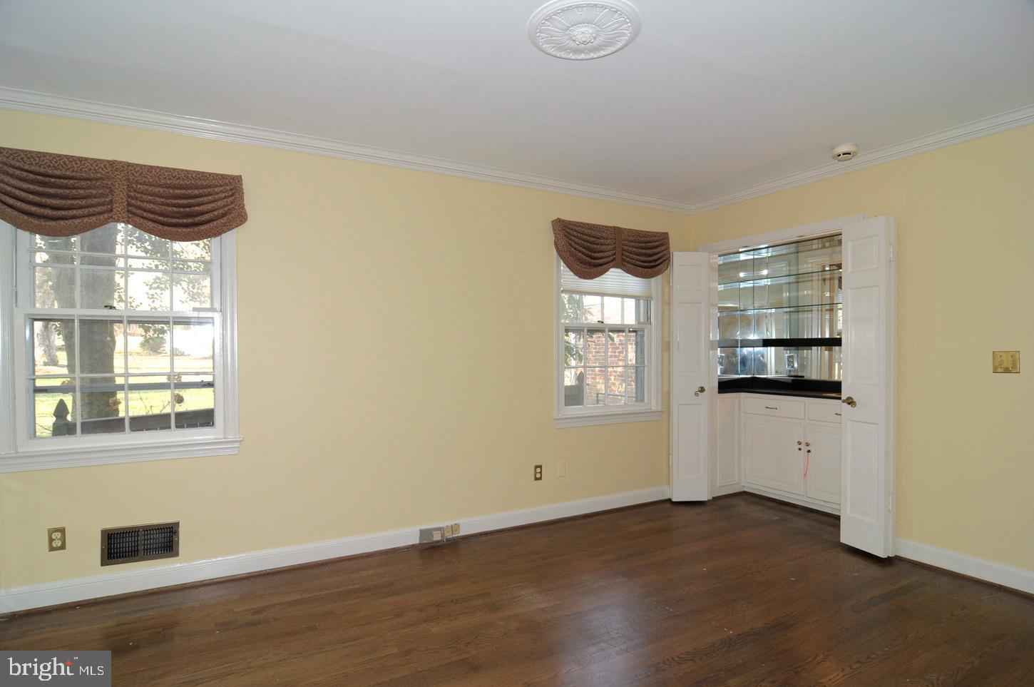 10020 Chapel Road Potomac, MD 20854 - Photo 16 of 42 Gallery Image 16