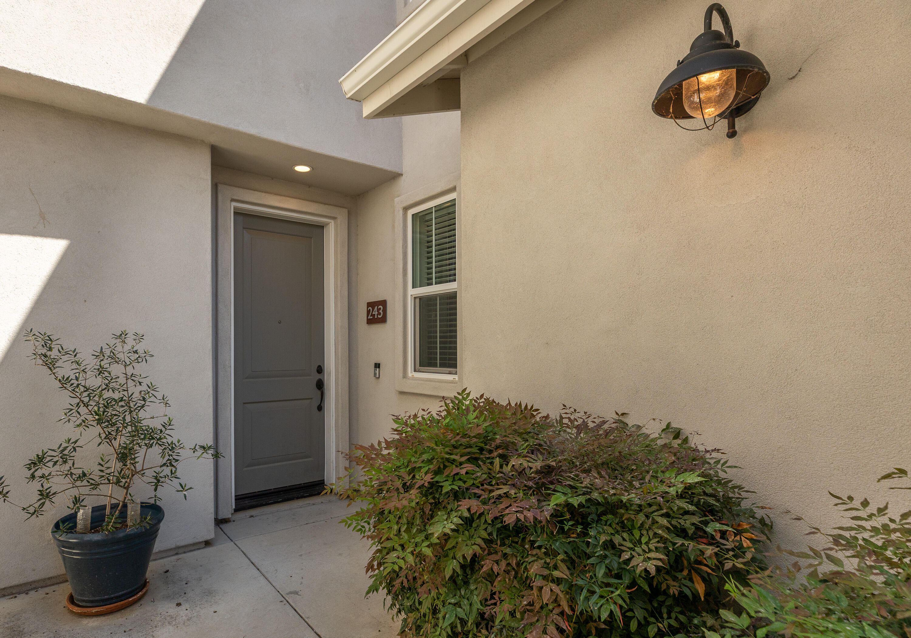 243 Deming Way Buellton, CA 93427 - Photo 19 of 28 a view of a corridor