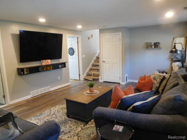 4350 Gregory Road Lake Orion, MI 48359 - Photo 15 of 37 Gallery Image 15