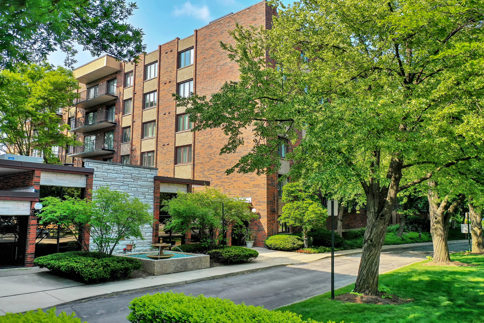 9560 Gross Point Road, Unit 509B Skokie, IL 60076 - Photo 2 of 41