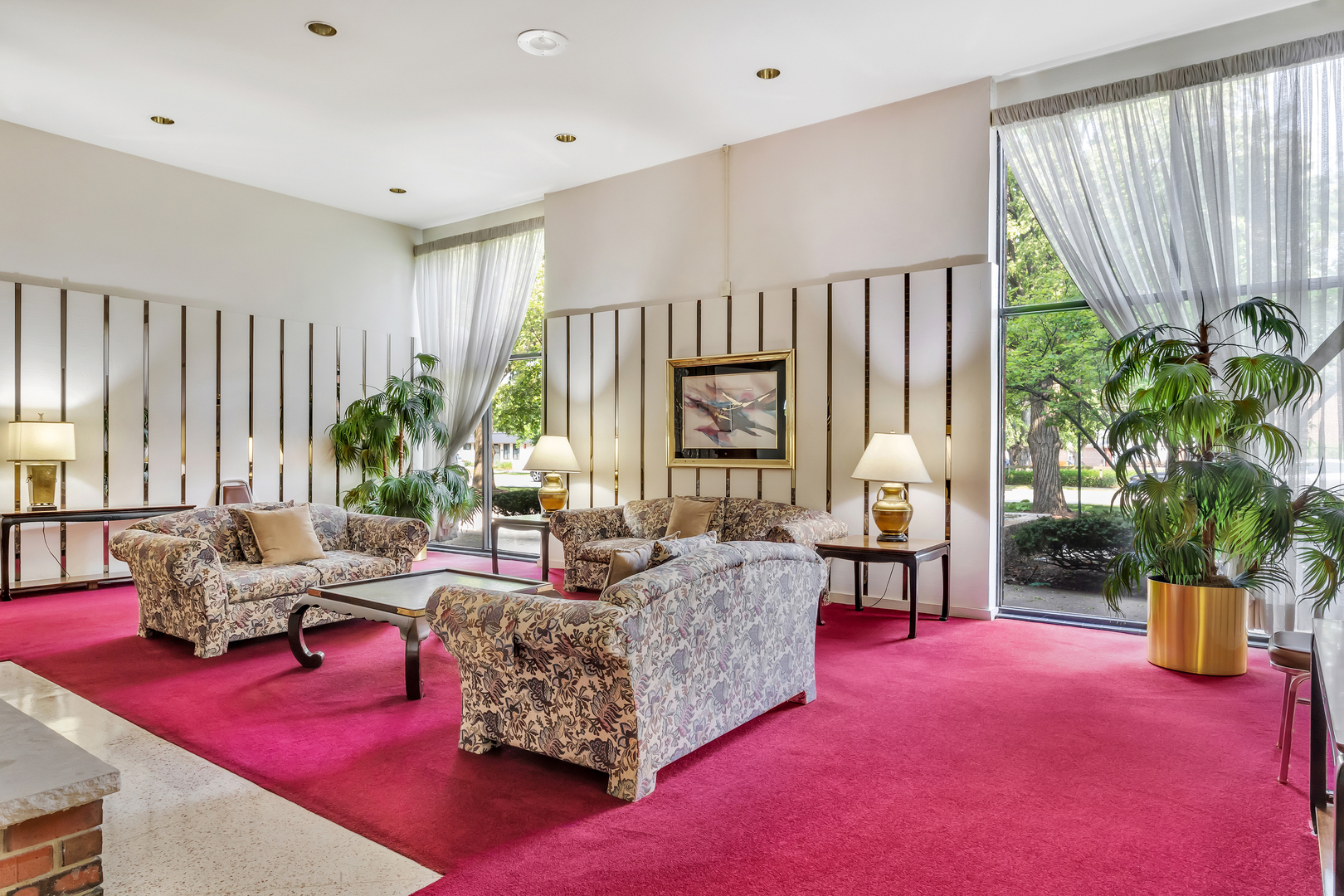 9560 Gross Point Road, Unit 509B Skokie, IL 60076 - Photo 30 of 41 a living room with furniture and a large window