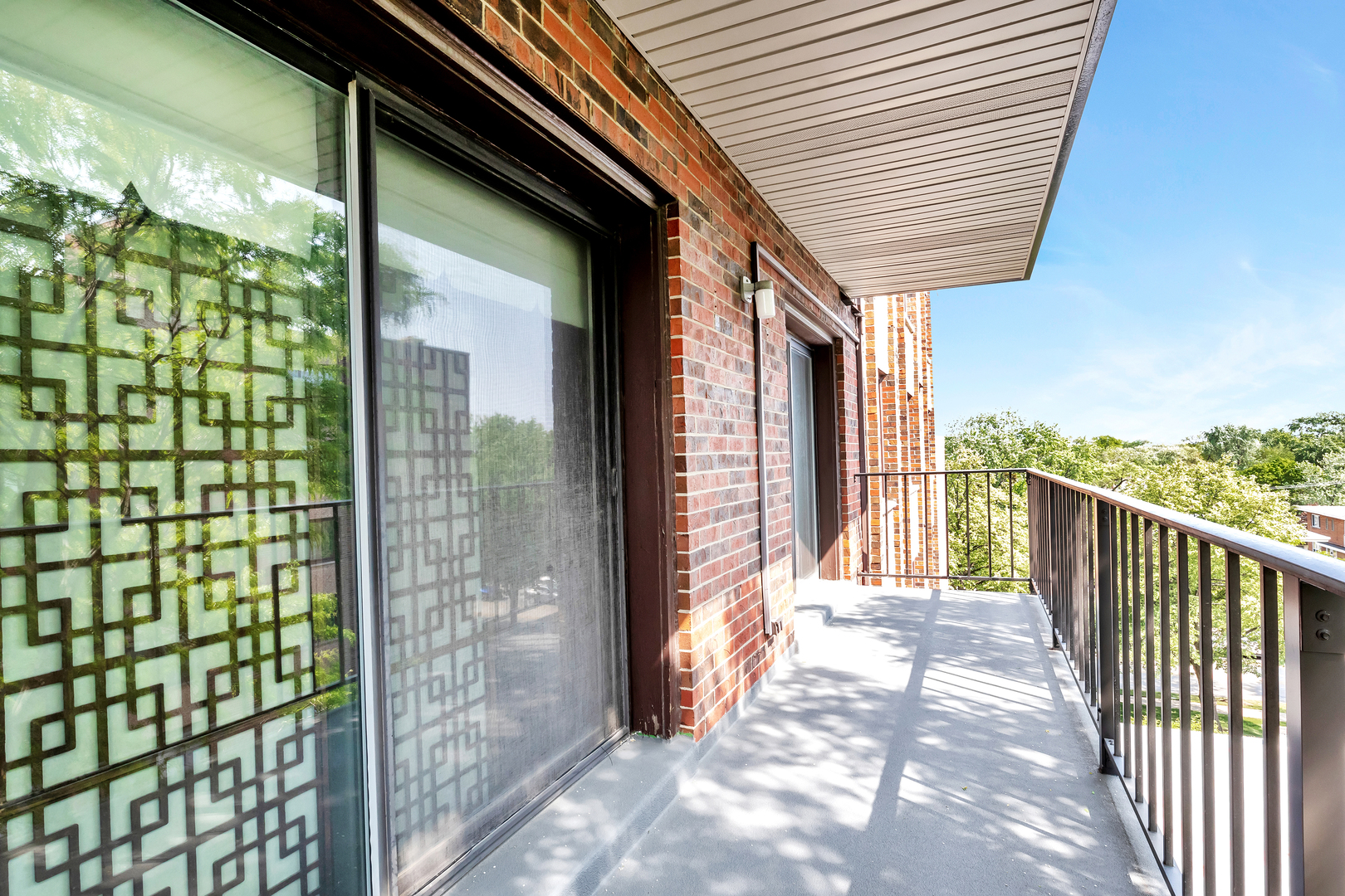 9560 Gross Point Road, Unit 509B Skokie, IL 60076 - Photo 9 of 41 a view of a porch