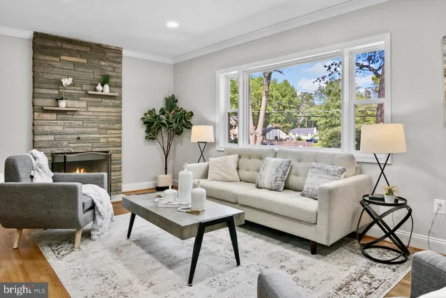 $899,900 | 6502 Fort Hunt Road, Alexandria, VA 22307