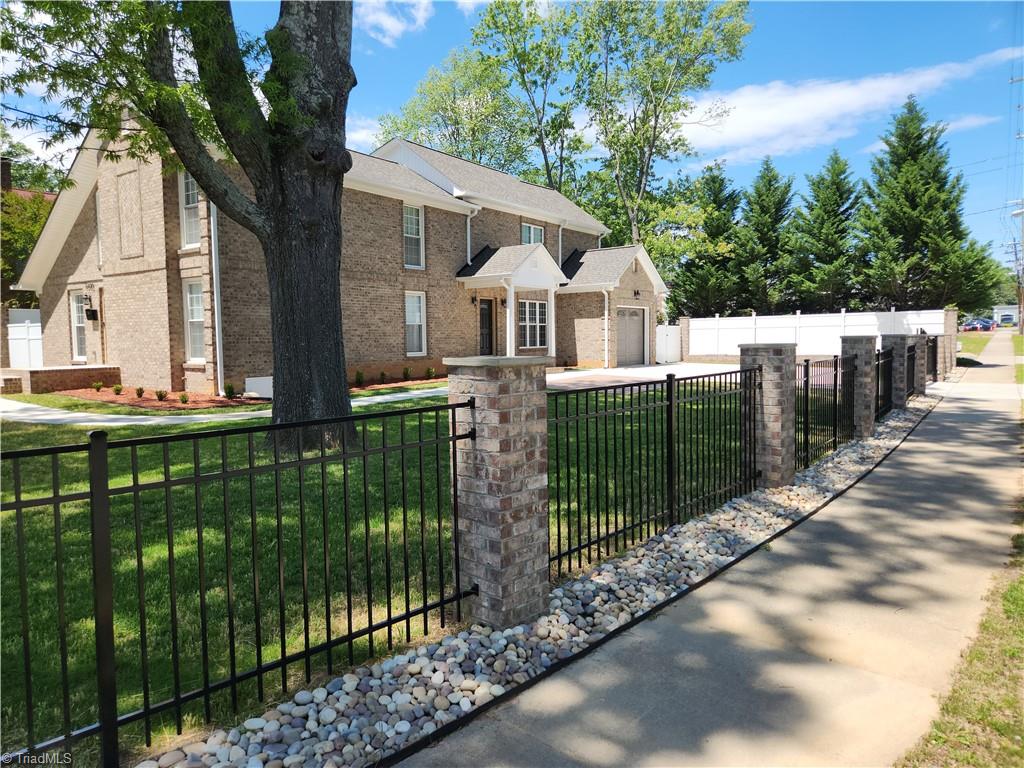 1700 West Market Street, Greensboro, NC 27403 | Compass
