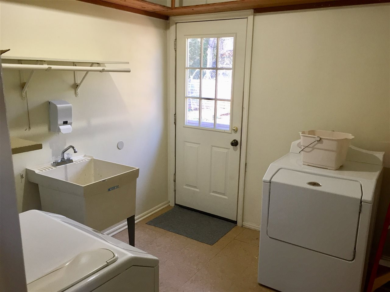 7329 Stuart Drive Raleigh, NC 27615 - Photo 5 of 14 Utility and Laundry Room