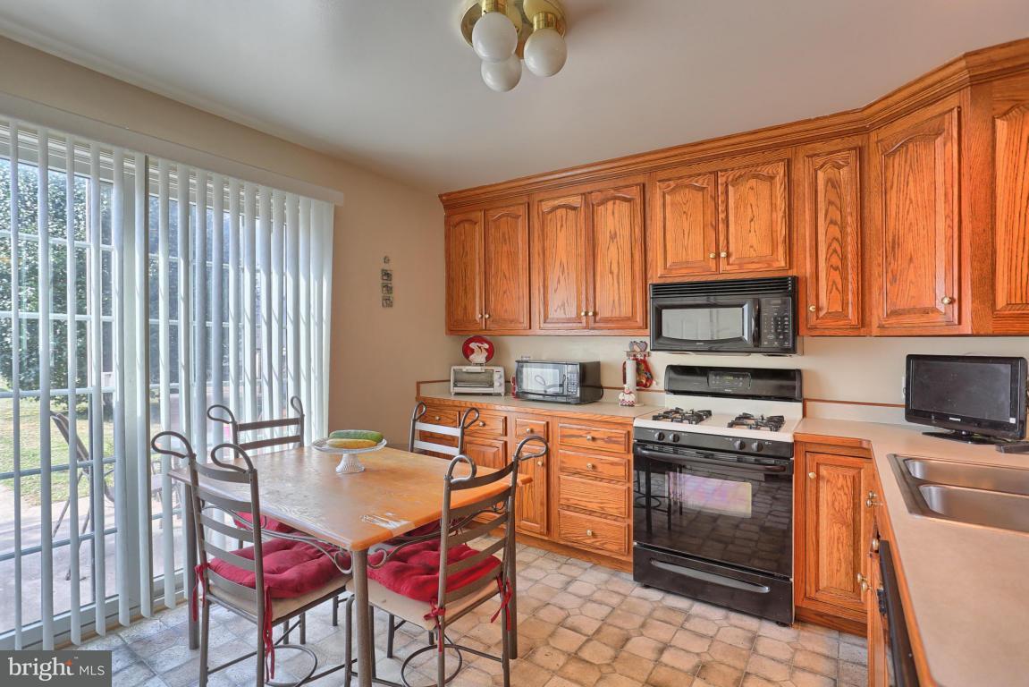 1231 Grofftown Road Lancaster, PA 17602 - Photo 12 of 25 Gallery Image 12