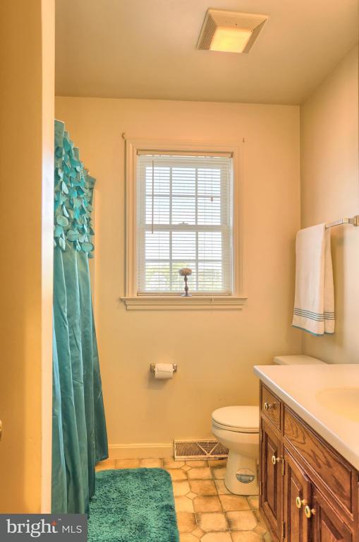 1231 Grofftown Road Lancaster, PA 17602 - Photo 18 of 25 Gallery Image 18