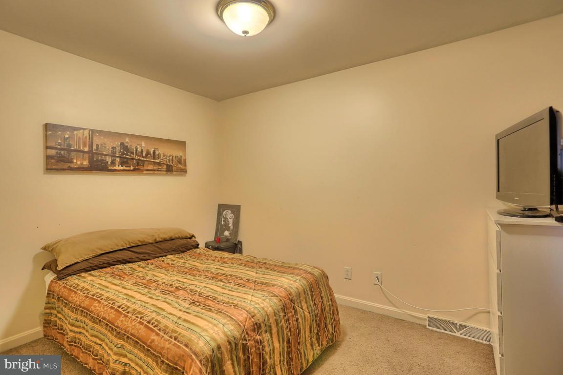 1231 Grofftown Road Lancaster, PA 17602 - Photo 21 of 25 Gallery Image 21