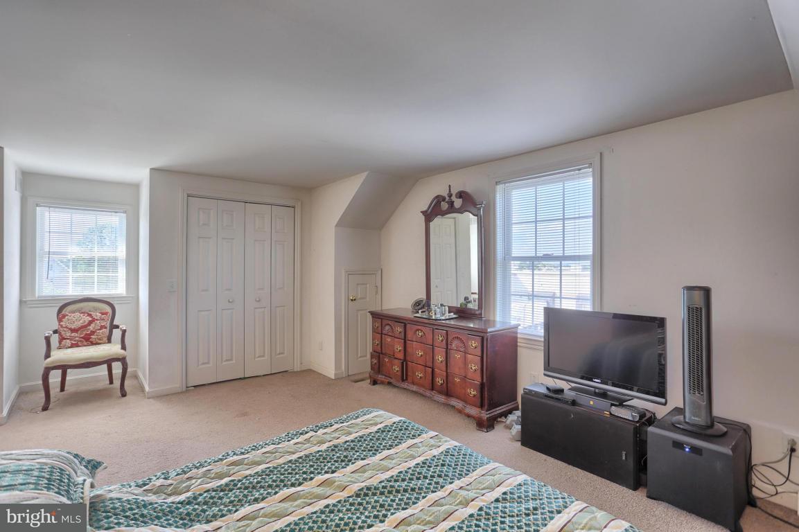 1231 Grofftown Road Lancaster, PA 17602 - Photo 22 of 25 Gallery Image 22