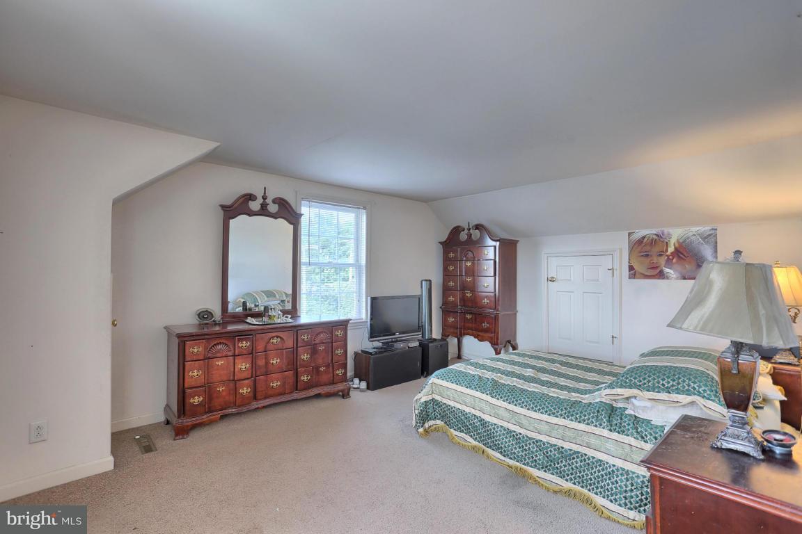 1231 Grofftown Road Lancaster, PA 17602 - Photo 23 of 25 Gallery Image 23