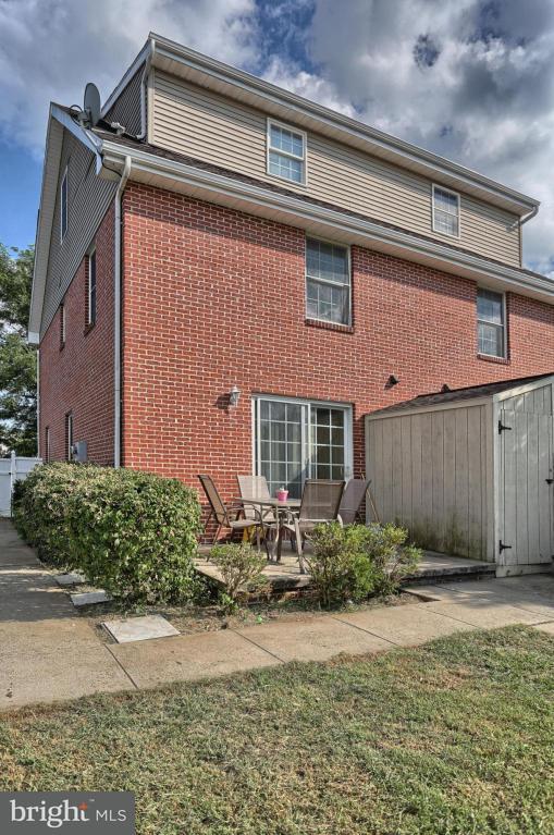 1231 Grofftown Road Lancaster, PA 17602 - Photo 5 of 25 Gallery Image 5