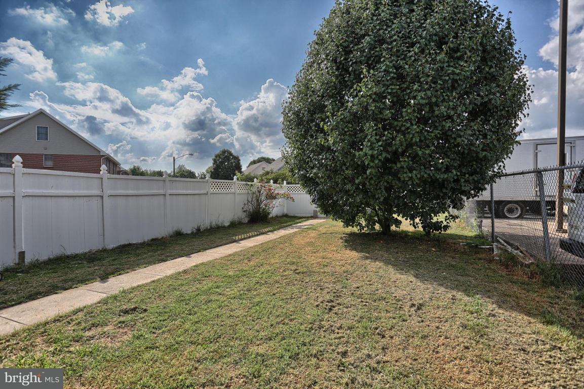1231 Grofftown Road Lancaster, PA 17602 - Photo 6 of 25 Gallery Image 6