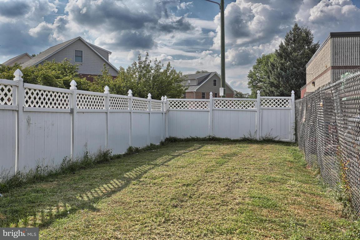 1231 Grofftown Road Lancaster, PA 17602 - Photo 7 of 25 Gallery Image 7