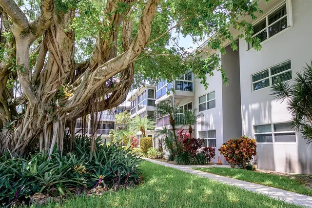$299,900 | 1200 Southwest 12th Court, Unit 201, Fort Lauderdale, FL 33315