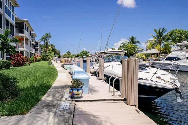 $299,900 | 1200 Southwest 12th Court, Unit 201, Fort Lauderdale, FL 33315