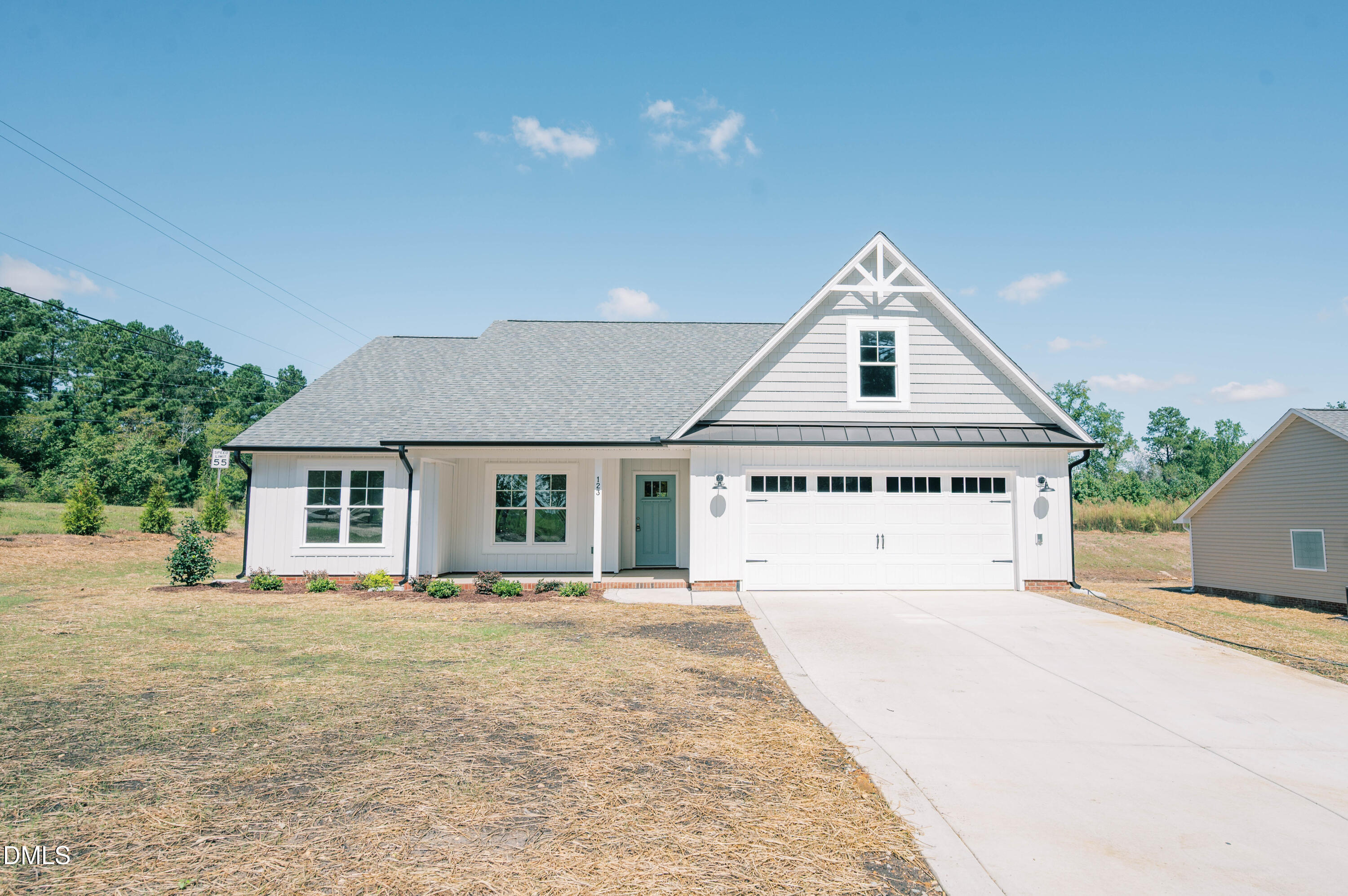 123 Maple Drive Erwin, NC 28339 - Photo 2 of 28 DSC_8646
