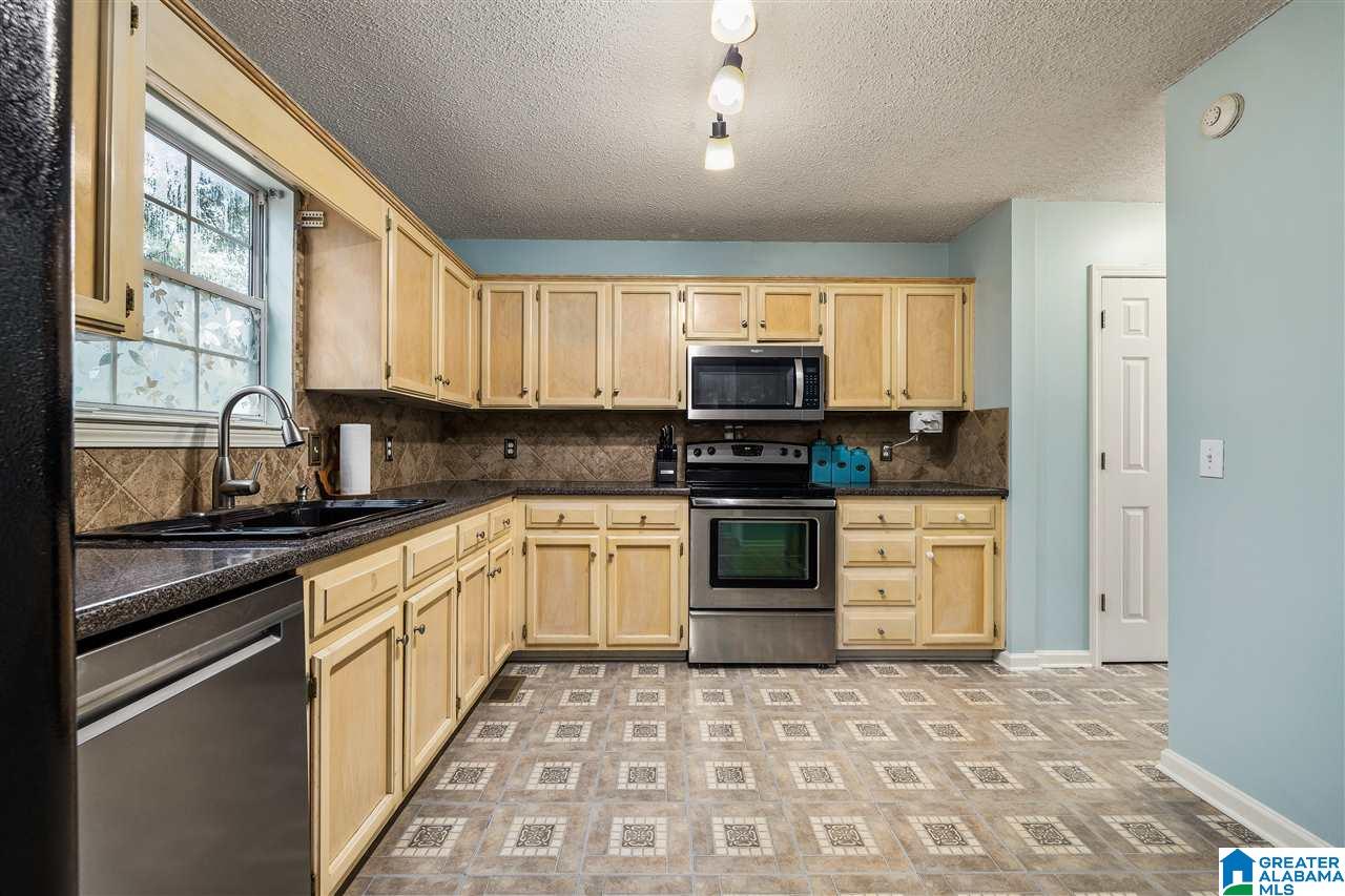 104 Ashford Lane Alabaster, AL 35007 - Photo 11 of 28