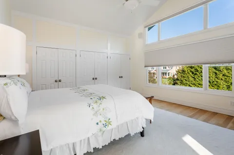 Undisclosed Address, Southampton, NY 11968
