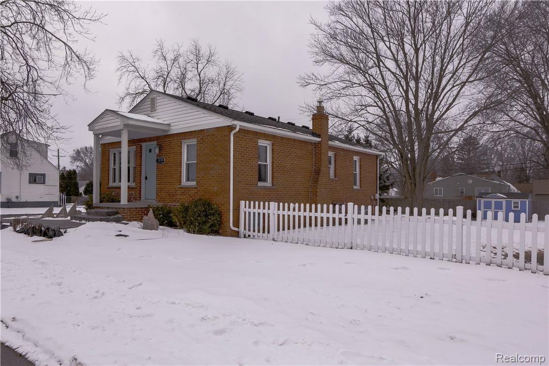 3734 Crooks Road Rochester, MI 48309 - Photo 23 of 33 3437CrooksRd-19.jpg