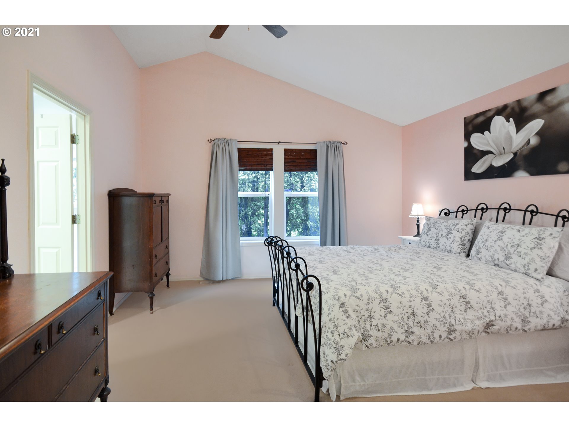 8045 Southwest Mapleleaf Street Tigard, OR 97223 - Photo 19 of 29 Gallery Image 19