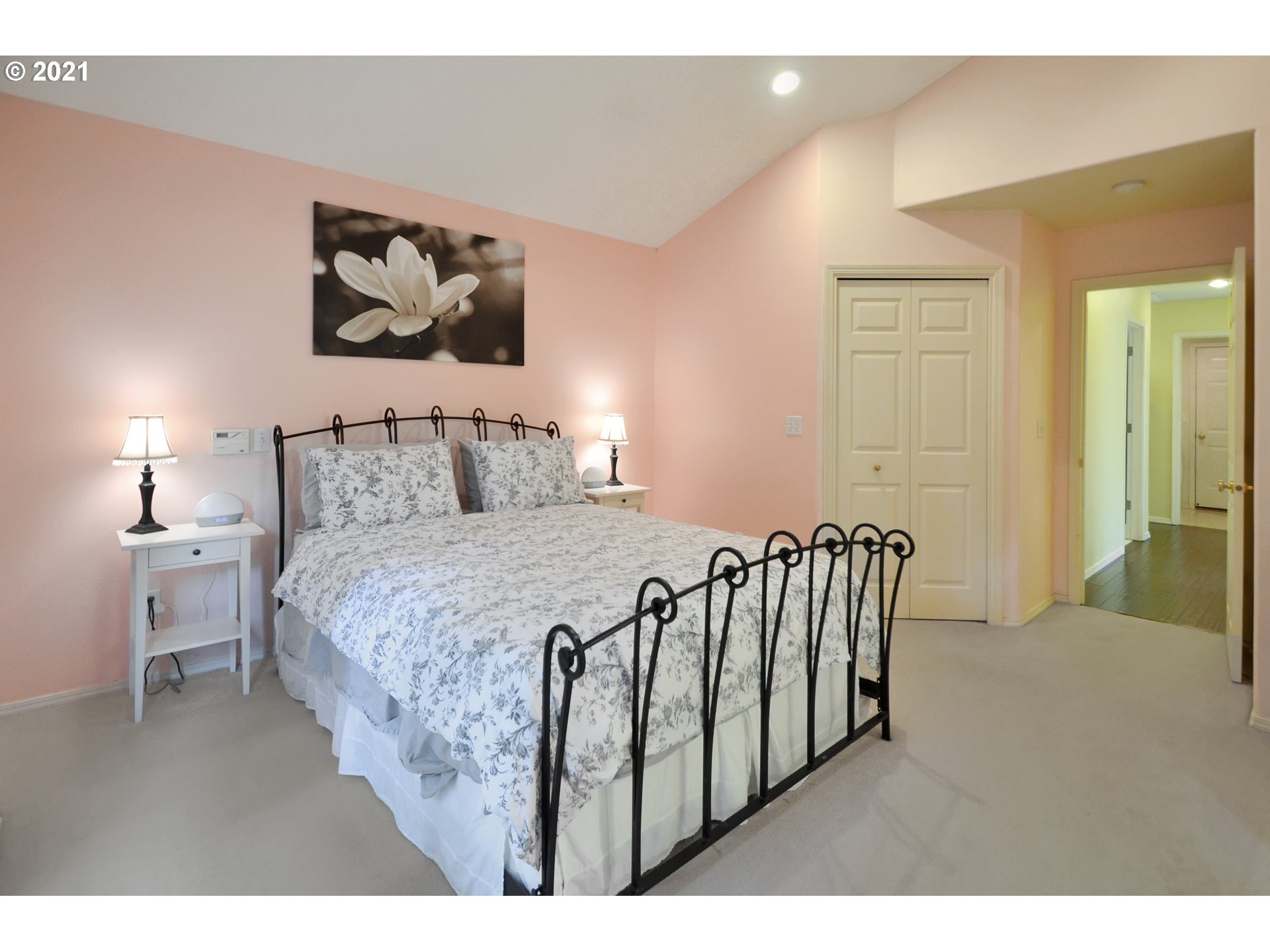 8045 Southwest Mapleleaf Street Tigard, OR 97223 - Photo 20 of 29 Gallery Image 20
