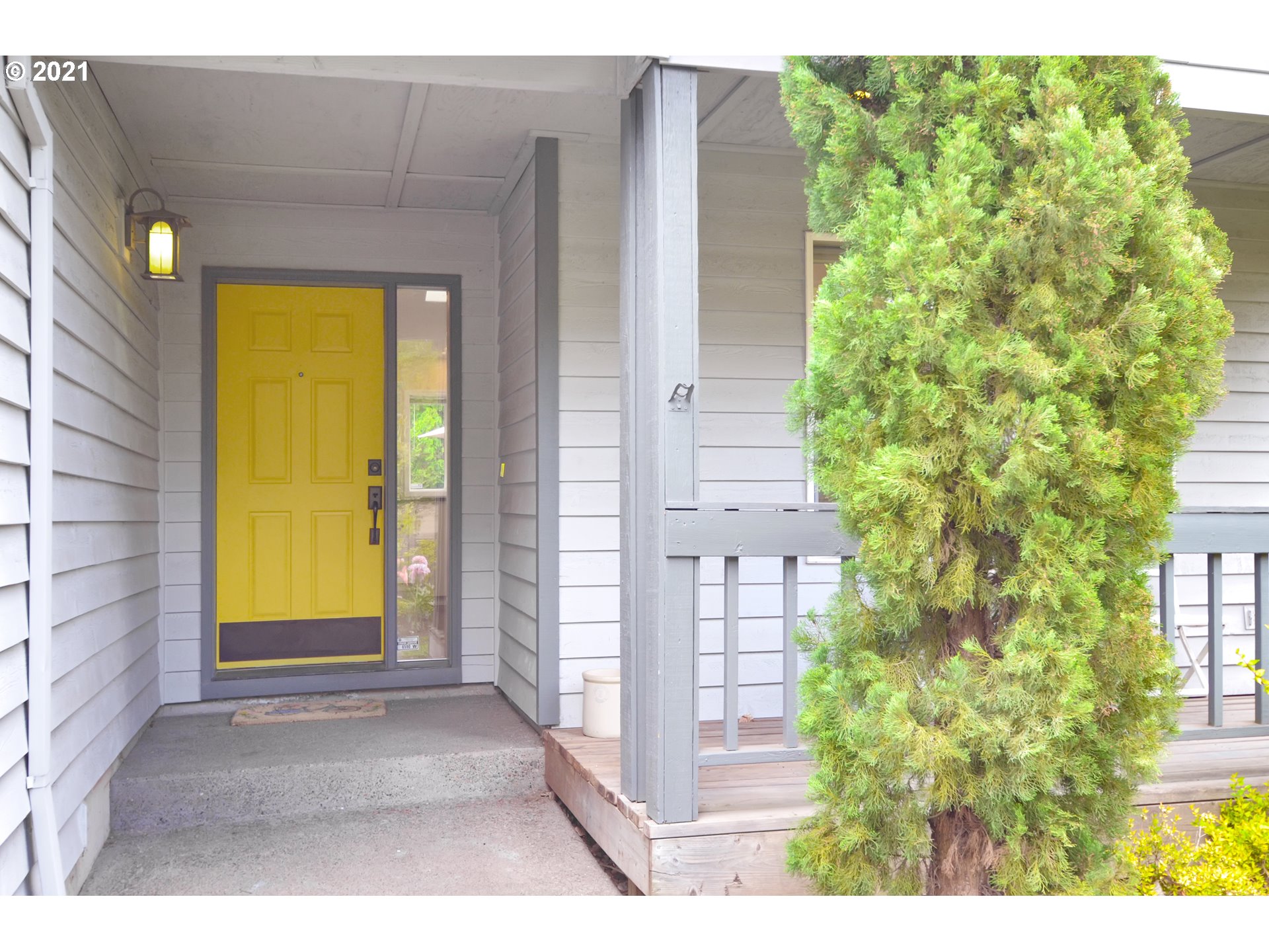 8045 Southwest Mapleleaf Street Tigard, OR 97223 - Photo 3 of 29 Gallery Image 3