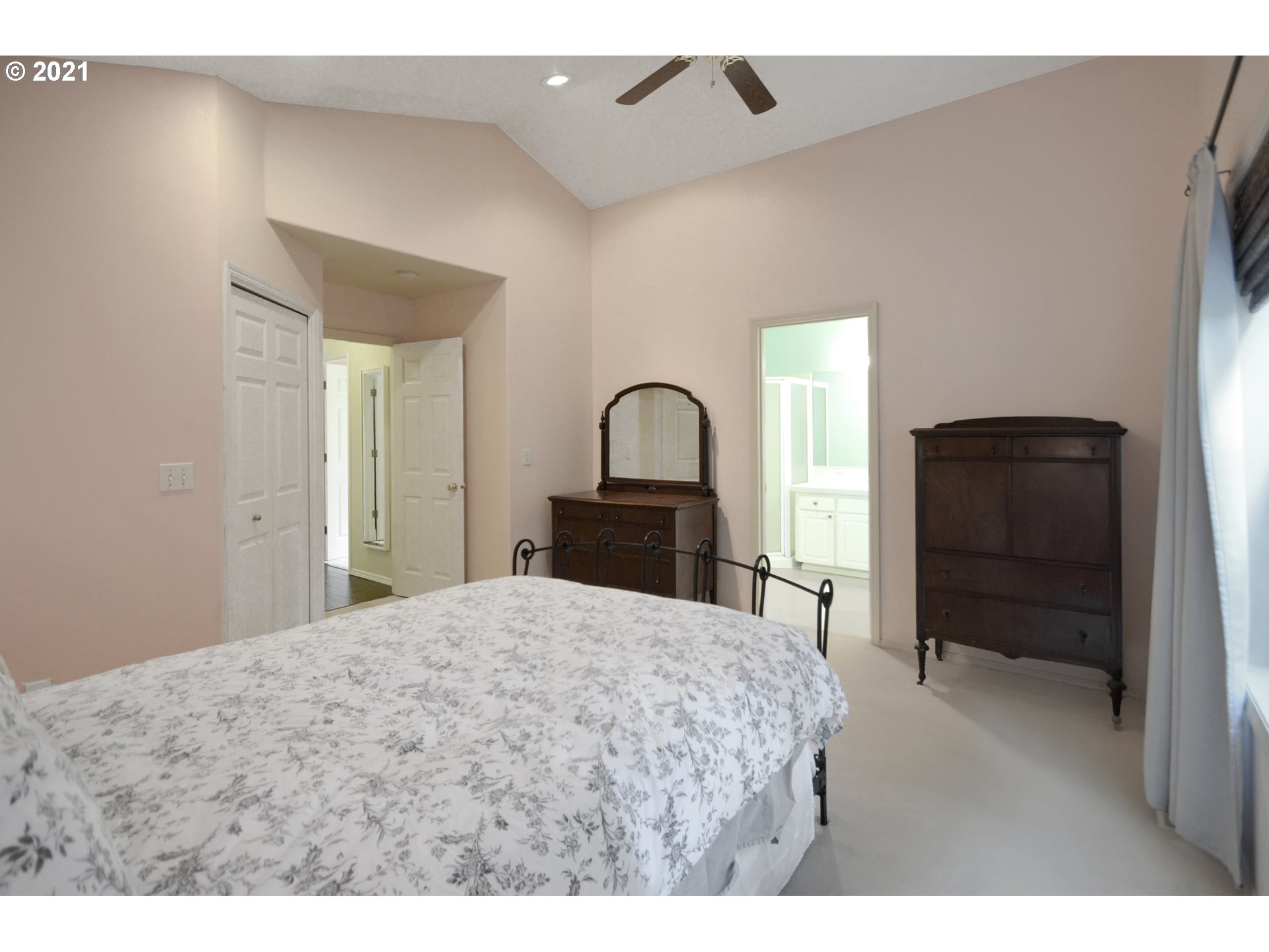 8045 Southwest Mapleleaf Street Tigard, OR 97223 - Photo 22 of 29 Gallery Image 22