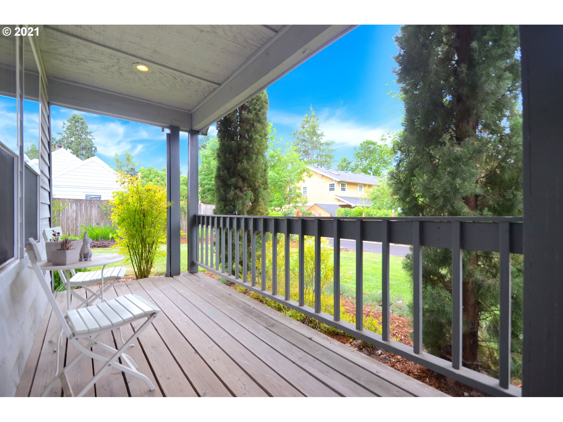 8045 Southwest Mapleleaf Street Tigard, OR 97223 - Photo 4 of 29 Gallery Image 4