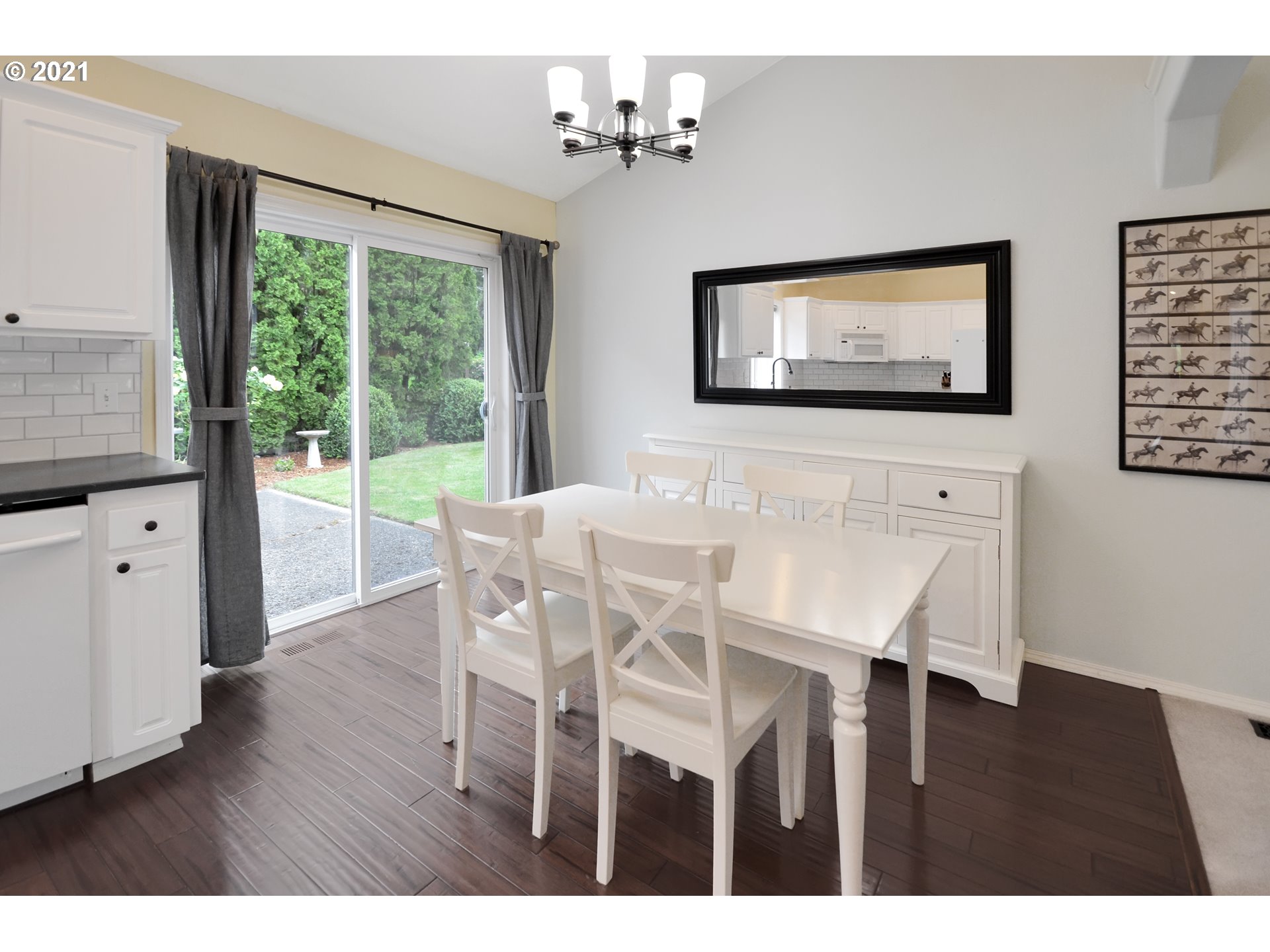 8045 Southwest Mapleleaf Street Tigard, OR 97223 - Photo 10 of 29 Gallery Image 10