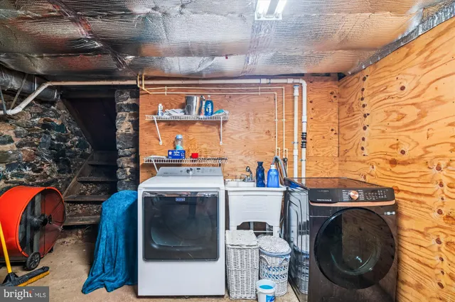 front view of house with a yard