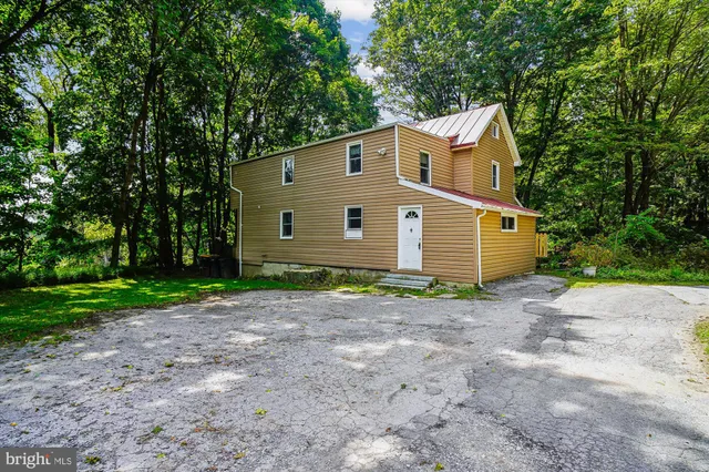 a view of outdoor space yard and patio