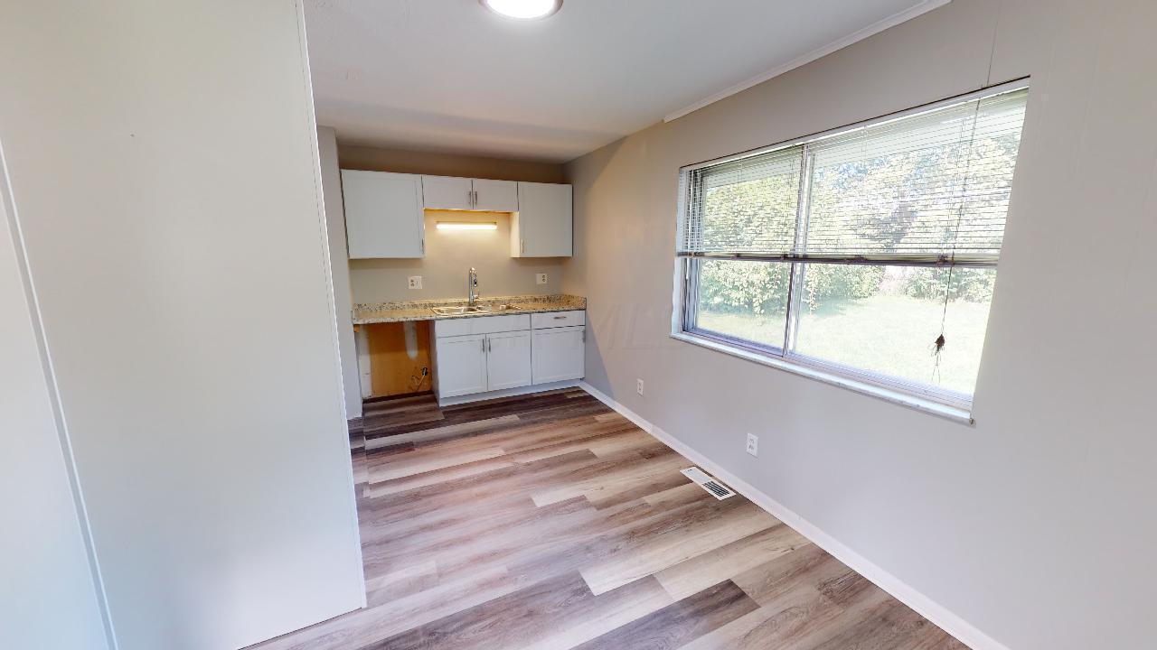 3192 Sundale Road Columbus, OH 43232 - Photo 11 of 48 3192-Sundale-Road-08092023_072336
