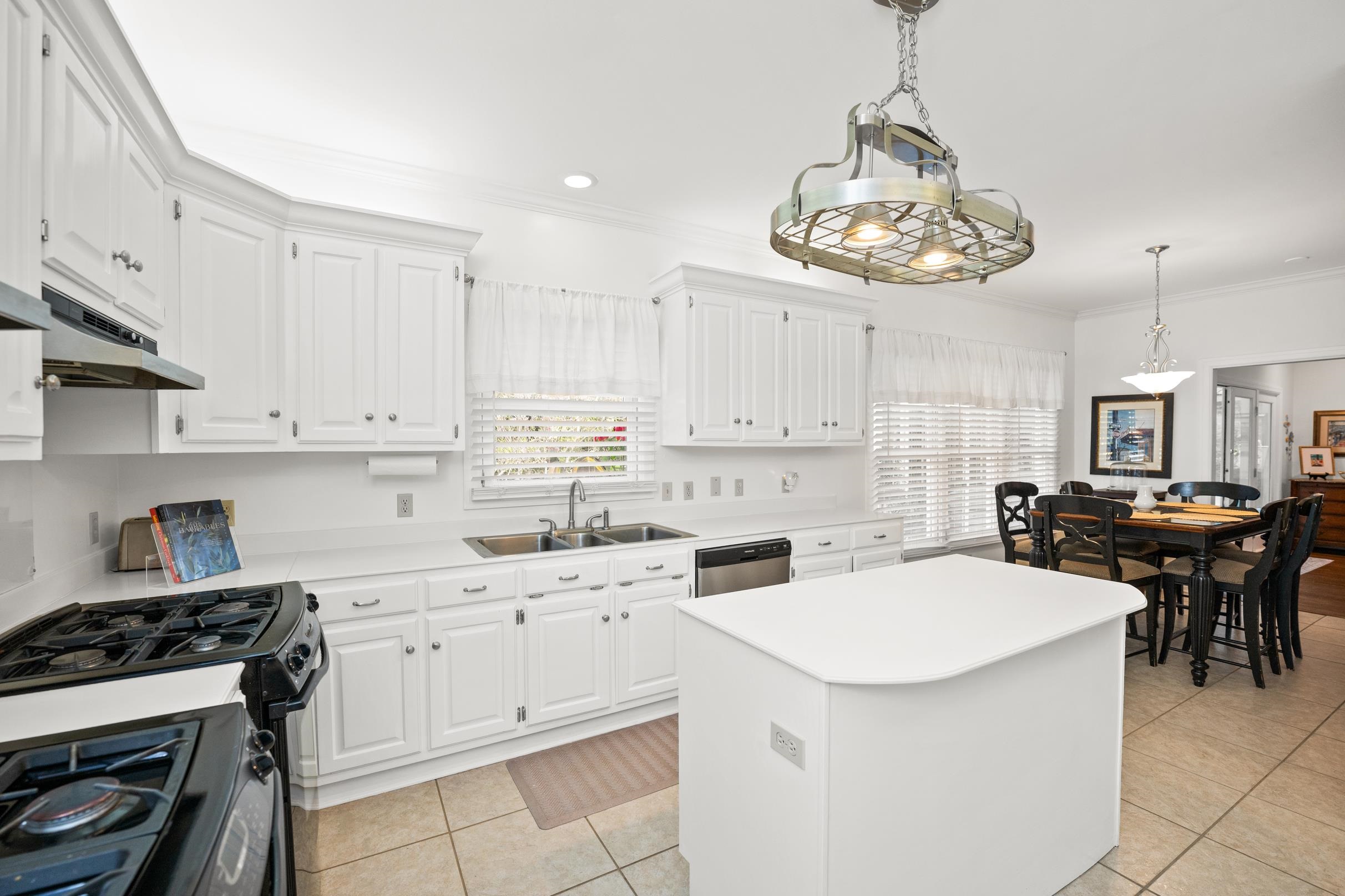 510 Oak Ridge Court West Daphne, AL 36526 - Photo 12 of 50 Kitchen