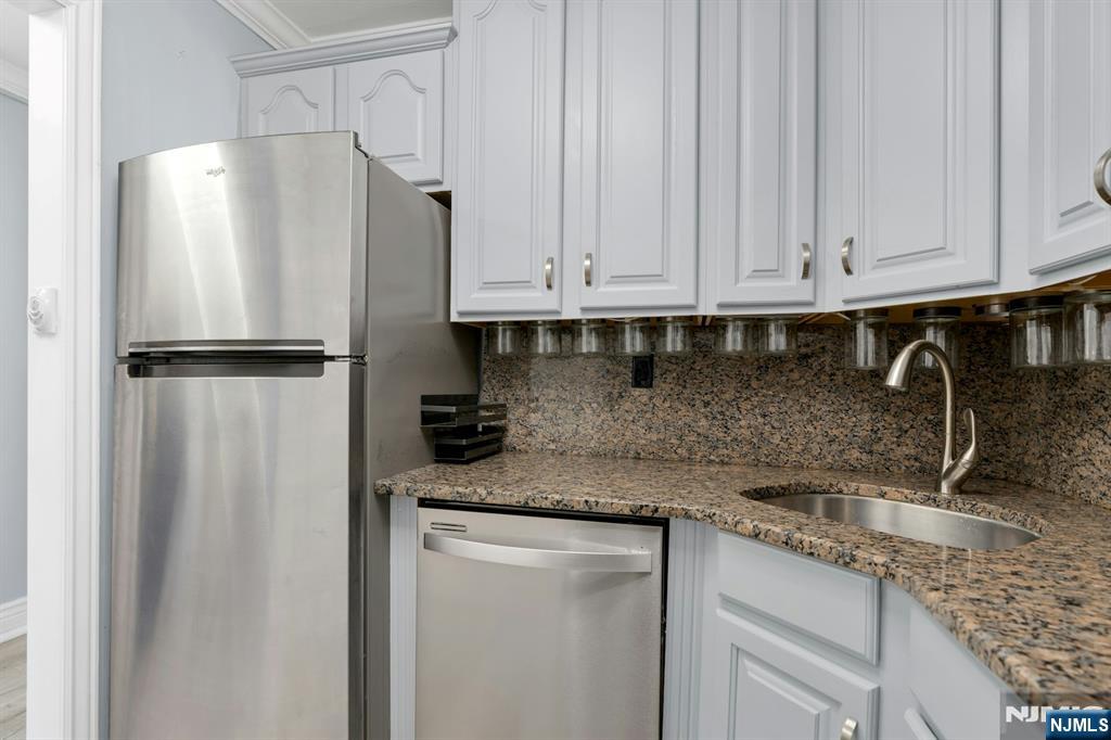 2000 Linwood Avenue, Unit 4P Fort Lee, NJ 07024 - Photo 4 of 21