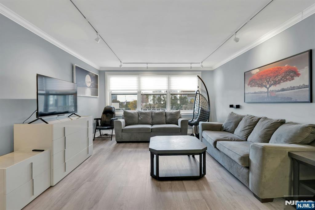 2000 Linwood Avenue, Unit 4P Fort Lee, NJ 07024 - Photo 6 of 21