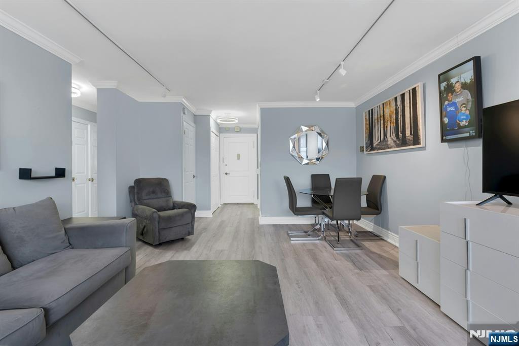 2000 Linwood Avenue, Unit 4P Fort Lee, NJ 07024 - Photo 9 of 21