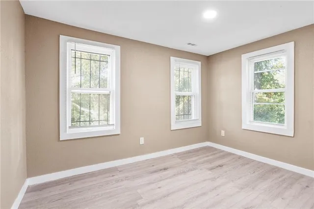 $200,000 | 2020 Brickel Boulevard, Kansas City, KS 66104