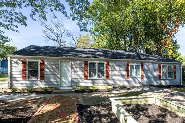 $200,000 | 2020 Brickel Boulevard, Kansas City, KS 66104