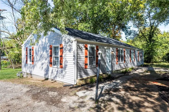 $200,000 | 2020 Brickel Boulevard, Kansas City, KS 66104