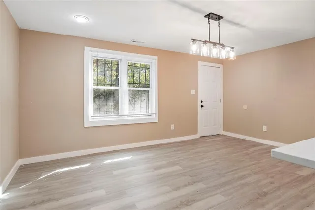 $200,000 | 2020 Brickel Boulevard, Kansas City, KS 66104