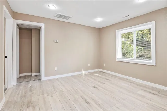 $200,000 | 2020 Brickel Boulevard, Kansas City, KS 66104