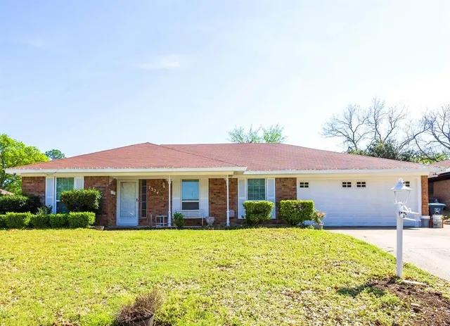 $2,200 | 7324 Vanessa Drive, Fort Worth, TX 76112