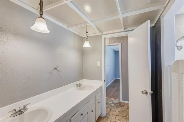 $2,200 | 7324 Vanessa Drive, Fort Worth, TX 76112