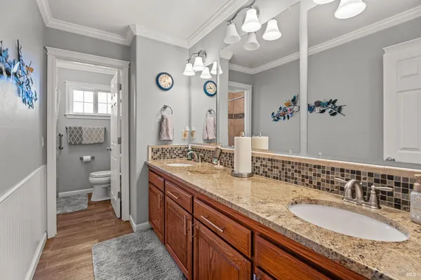 $649,000 | 830 Riverside Drive, Ukiah, CA 95482