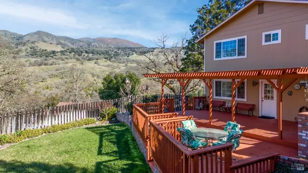 $649,000 | 830 Riverside Drive, Ukiah, CA 95482