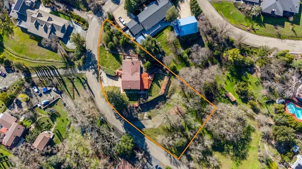 $649,000 | 830 Riverside Drive, Ukiah, CA 95482