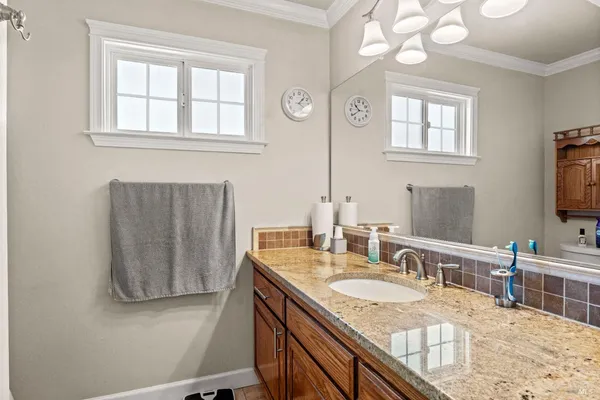 $649,000 | 830 Riverside Drive, Ukiah, CA 95482