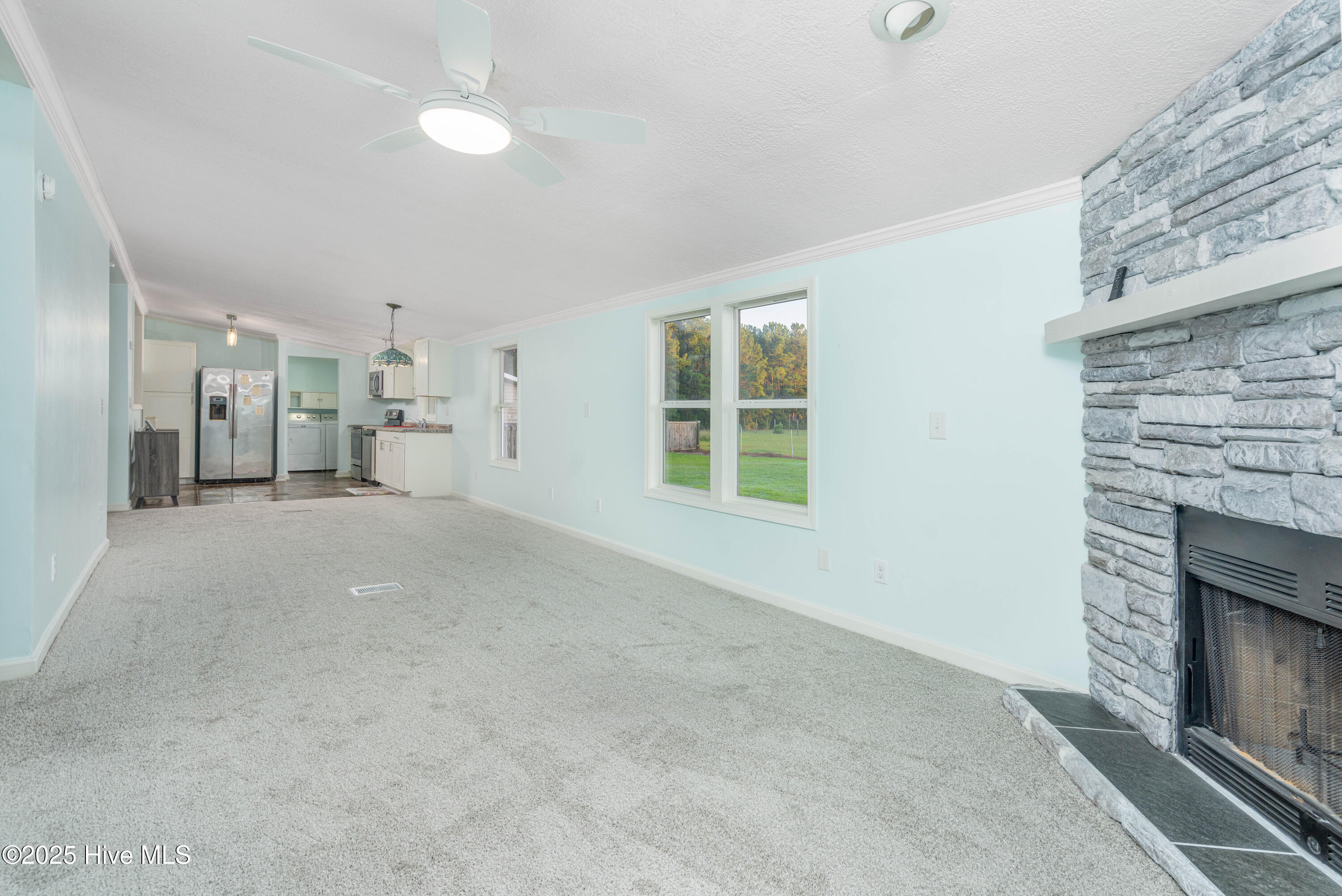 204 Kings Parkway Hubert, NC 28539 - Photo 17 of 30 Great Room to Kitchen