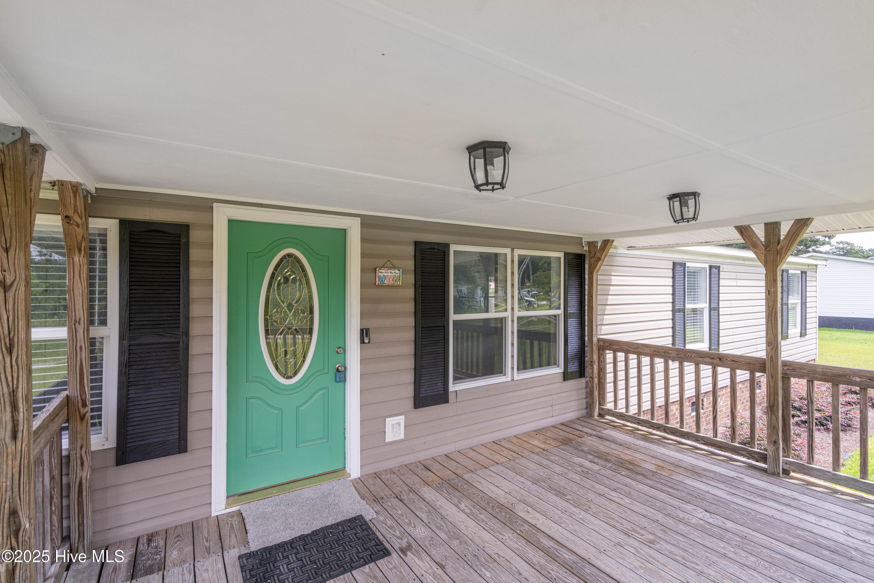 204 Kings Parkway Hubert, NC 28539 - Photo 4 of 30 Front Porch